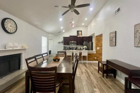 House in Orlando, Florida 3 bedrooms, 192.68 sq.m. № 2104861 - photo 10