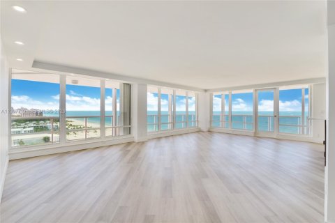 Снять в аренду кондоминиум в Форт-Лодердейл, Флорида 2 спальни, 168.43м2, № 2067185 - фото 6