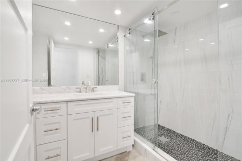 Снять в аренду кондоминиум в Форт-Лодердейл, Флорида 2 спальни, 168.43м2, № 2067185 - фото 20