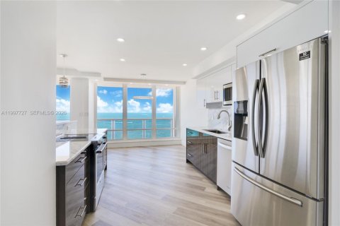 Снять в аренду кондоминиум в Форт-Лодердейл, Флорида 2 спальни, 168.43м2, № 2067185 - фото 11