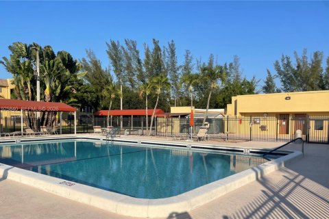 Copropriété à louer à Tamarac, Floride: 1 chambre, 61.32 m2 № 1984526 - photo 25