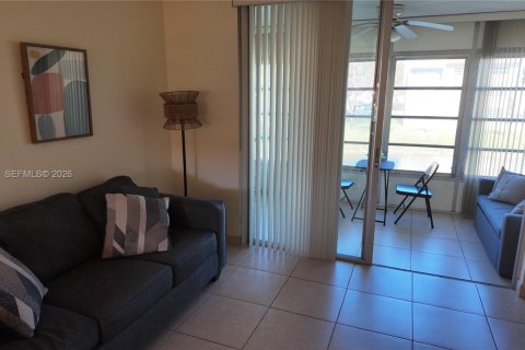 Copropriété à louer à Tamarac, Floride: 1 chambre, 61.32 m2 № 1984526 - photo 17