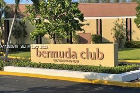 Condo in Tamarac, Florida, 1 bedroom  № 1984526 - photo 1