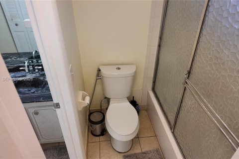 Copropriété à louer à Tamarac, Floride: 1 chambre, 61.32 m2 № 1984526 - photo 12