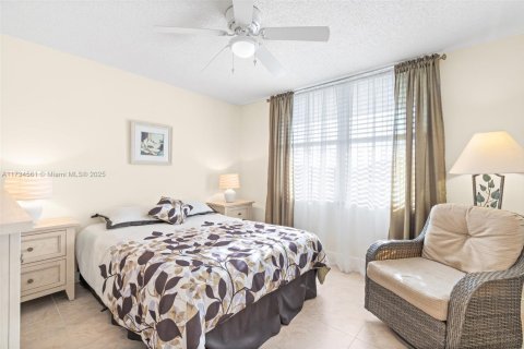 Condo in Margate, Florida, 2 bedrooms № 1983462 - photo 17