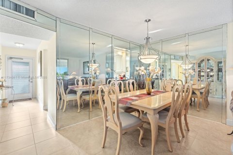 Condo in Margate, Florida, 2 bedrooms № 1983462 - photo 10