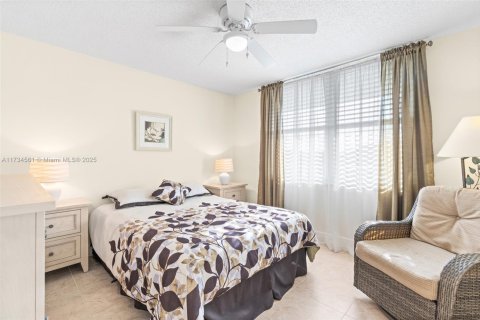 Condo in Margate, Florida, 2 bedrooms № 1983462 - photo 18