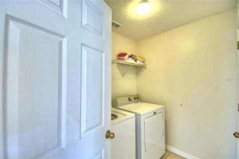 House in Haines City, Florida 4 bedrooms, 156.91 sq.m. № 1901114 - photo 16
