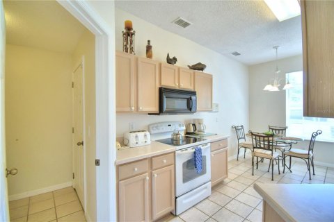House in Haines City, Florida 4 bedrooms, 156.91 sq.m. № 1901114 - photo 9
