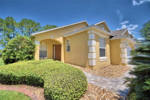 House in Haines City, Florida 4 bedrooms, 156.91 sq.m. № 1901114 - photo 3