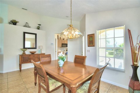 House in Haines City, Florida 4 bedrooms, 156.91 sq.m. № 1901114 - photo 7