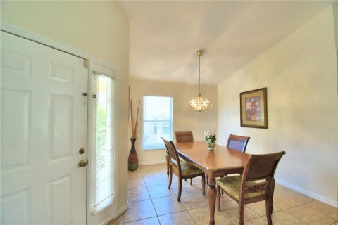 House in Haines City, Florida 4 bedrooms, 156.91 sq.m. № 1901114 - photo 5