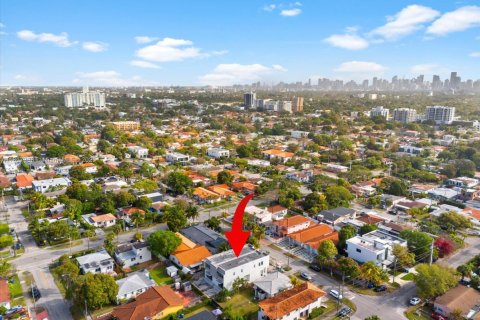 Townhouse in Miami, Florida 4 bedrooms, 214.33 sq.m. № 1981030 - photo 5