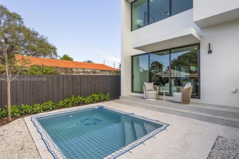 Adosado en venta en Miami, Florida, 4 dormitorios, 214.33 m2 № 1981030 - foto 9