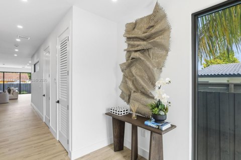 Adosado en venta en Miami, Florida, 4 dormitorios, 214.33 m2 № 1981030 - foto 14