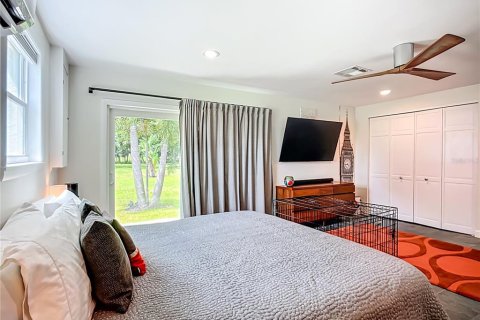 House in Sarasota, Florida 3 bedrooms, 151.06 sq.m. № 1915097 - photo 25