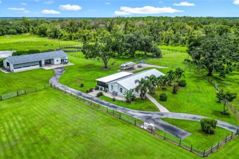 House in Sarasota, Florida 3 bedrooms, 151.06 sq.m. № 1915097 - photo 4