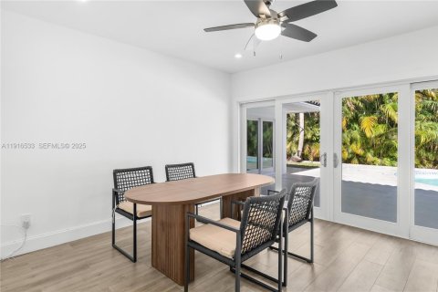 Casa en venta en Miami, Florida, 5 dormitorios, 257.71 m2 № 1984367 - foto 7