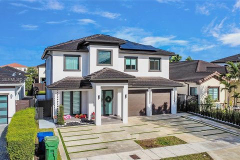 House in Miami, Florida 5 bedrooms, 271.74 sq.m. № 1991575 - photo 3