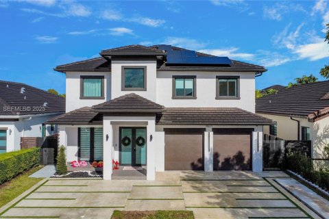 House in Miami, Florida 5 bedrooms, 271.74 sq.m. № 1991575 - photo 4