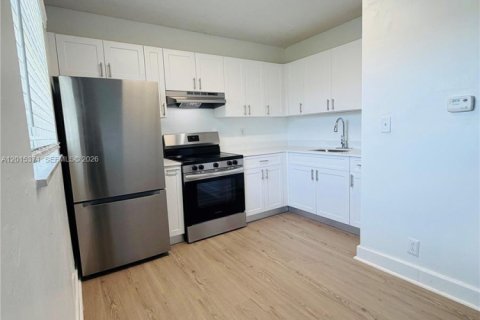 Apartment in Pompano Beach, Florida 2 bedrooms, 74.32 sq.m. № 2171358 - photo 8