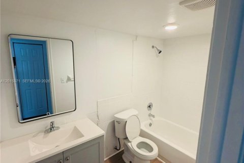 Apartment in Pompano Beach, Florida 2 bedrooms, 74.32 sq.m. № 2171358 - photo 7