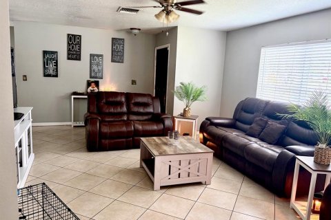 Villa ou maison à vendre à Clearwater, Floride: 3 chambres, 127 m2 № 2316536 - photo 4