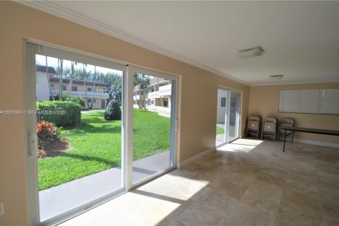 Condo in Palmetto Bay, Florida, 1 bedroom  № 1974987 - photo 17