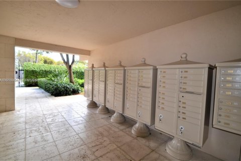 Condo in Palmetto Bay, Florida, 1 bedroom  № 1974987 - photo 20