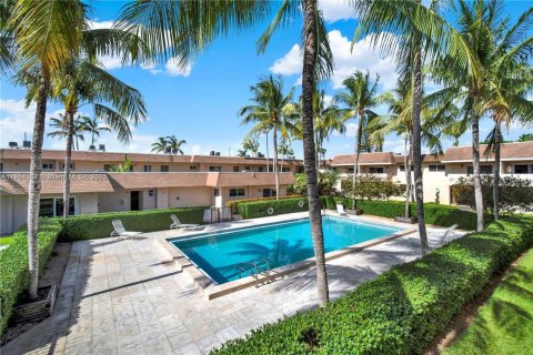 Condo in Palmetto Bay, Florida, 1 bedroom № 1974987