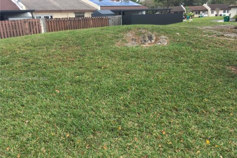 Снять в аренду таунхаус в Майами, Флорида 3 спальни, 98.57м2, № 1887308 - фото 19