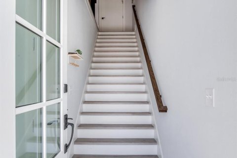 House in Redington Shores, Florida 4 bedrooms, 169.08 sq.m. № 1385102 - photo 7