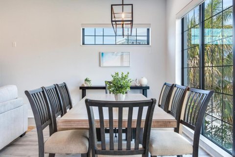 House in Redington Shores, Florida 4 bedrooms, 169.08 sq.m. № 1385102 - photo 30