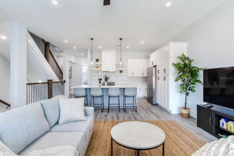 House in Redington Shores, Florida 4 bedrooms, 169.08 sq.m. № 1385102 - photo 26