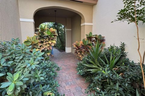 Снять в аренду виллу или дом в Катлер-Бей, Флорида 3 спальни, 182.83м2, № 1929890 - фото 20