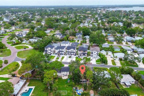 Casa en venta en Saint Petersburg, Florida, 3 dormitorios, 98.48 m2 № 1772724 - foto 4