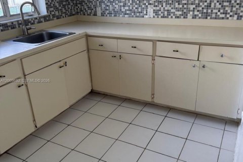 Villa ou maison à louer à Miami, Floride: 2 chambres № 2073261 - photo 6