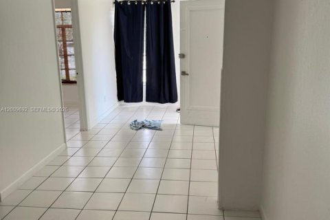 Villa ou maison à louer à Miami, Floride: 2 chambres № 2073261 - photo 18