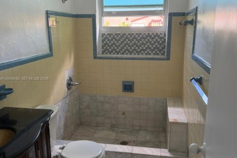 Villa ou maison à louer à Miami, Floride: 2 chambres № 2073261 - photo 17