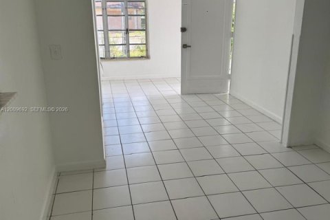 Villa ou maison à louer à Miami, Floride: 2 chambres № 2073261 - photo 7