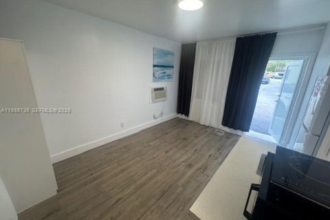 Copropriété à vendre à Bal Harbour, Floride: 23.78 m2 № 2089846 - photo 3