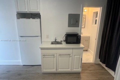 Copropriété à vendre à Bal Harbour, Floride: 23.78 m2 № 2089846 - photo 4