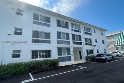 Copropriété à vendre à Bal Harbour, Floride: 23.78 m2 № 2089846 - photo 8