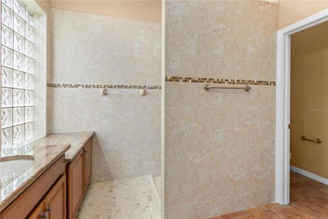 House in Sun City Center, Florida 2 bedrooms, 165.18 sq.m. № 1898825 - photo 12