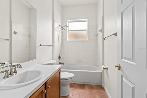 House in Sun City Center, Florida 2 bedrooms, 165.18 sq.m. № 1898825 - photo 25