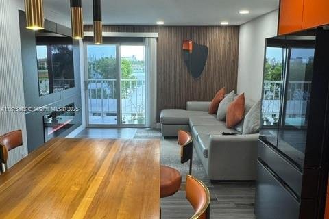 Condo in Miami, Florida, 2 bedrooms  № 1875345 - photo 7