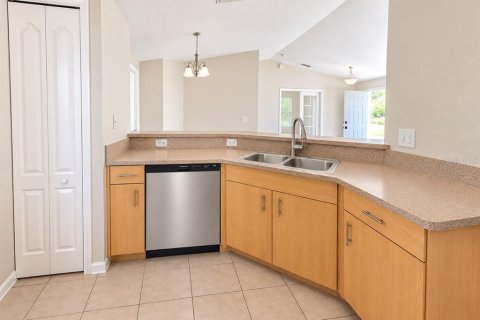 House in North Port, Florida 3 bedrooms, 145.11 sq.m. № 2393973 - photo 3