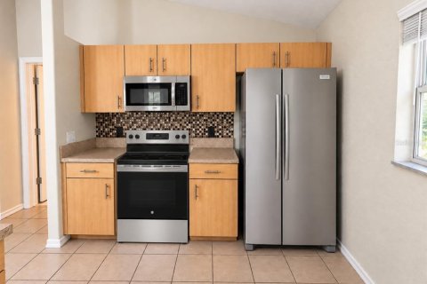House in North Port, Florida 3 bedrooms, 145.11 sq.m. № 2393973 - photo 2