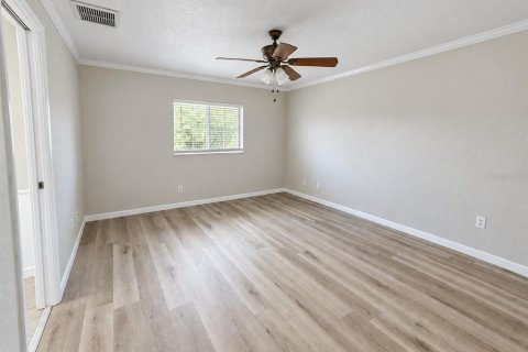 House in North Port, Florida 3 bedrooms, 145.11 sq.m. № 2393973 - photo 10