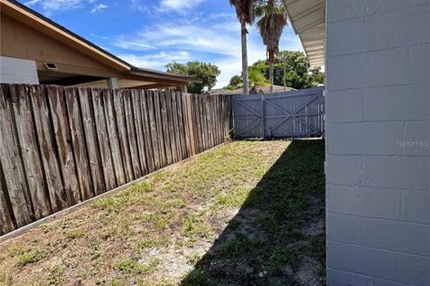 House in Titusville, Florida 3 bedrooms, 75.81 sq.m. № 1885325 - photo 26